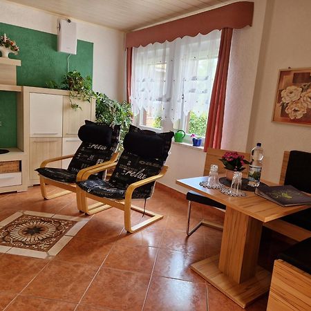 Ferienwohnung Am Oepitzer Berg Pößneck Exteriör bild