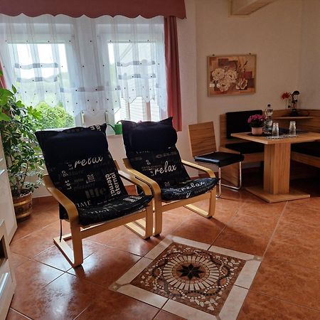 Ferienwohnung Am Oepitzer Berg Pößneck Exteriör bild