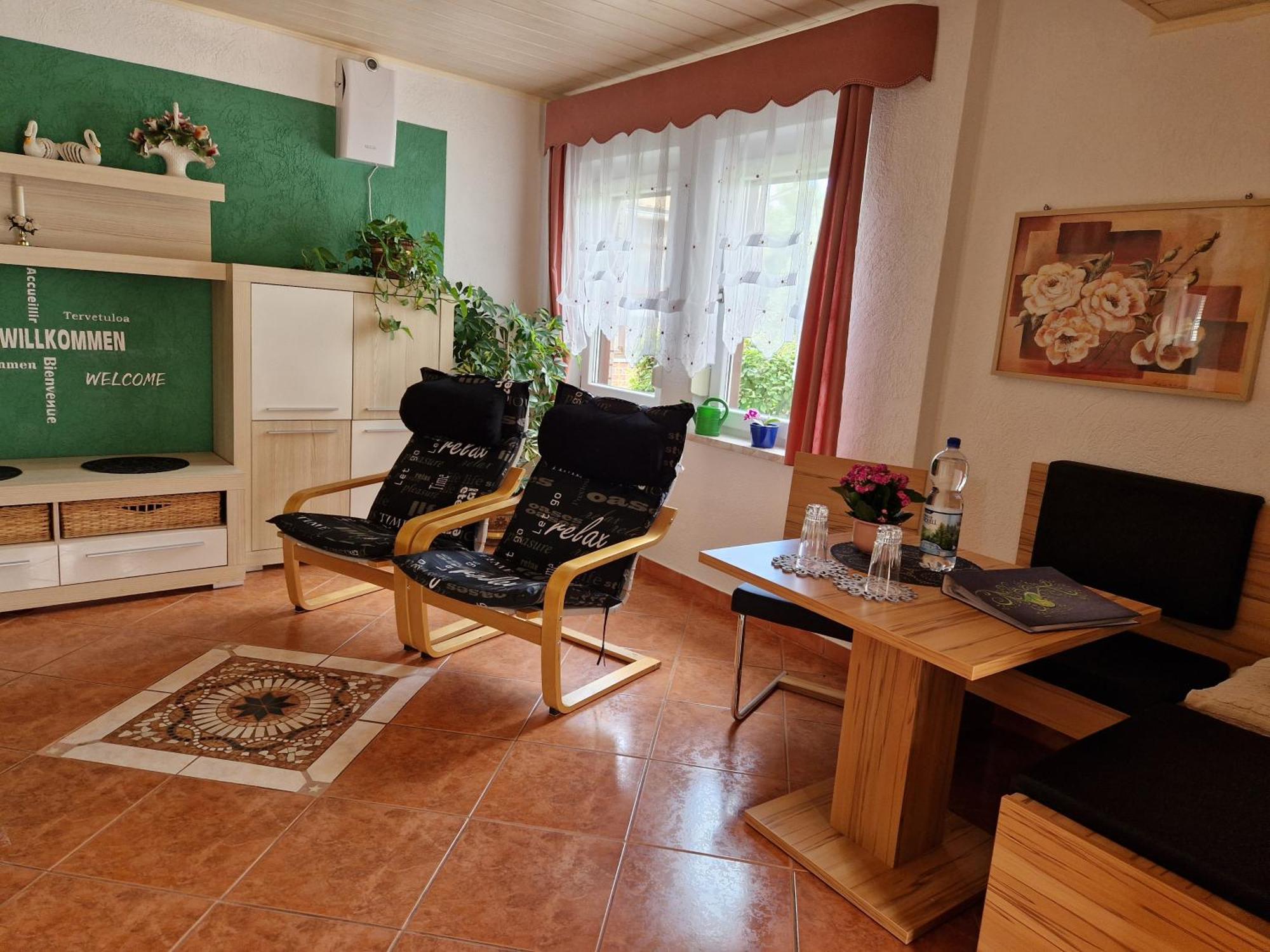 Ferienwohnung Am Oepitzer Berg Pößneck Exteriör bild